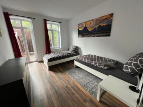Möblierte Wohnung mit ruhiger Terrasse in bester Lage für Feriengäste und beruflich Reisende AW12A-I